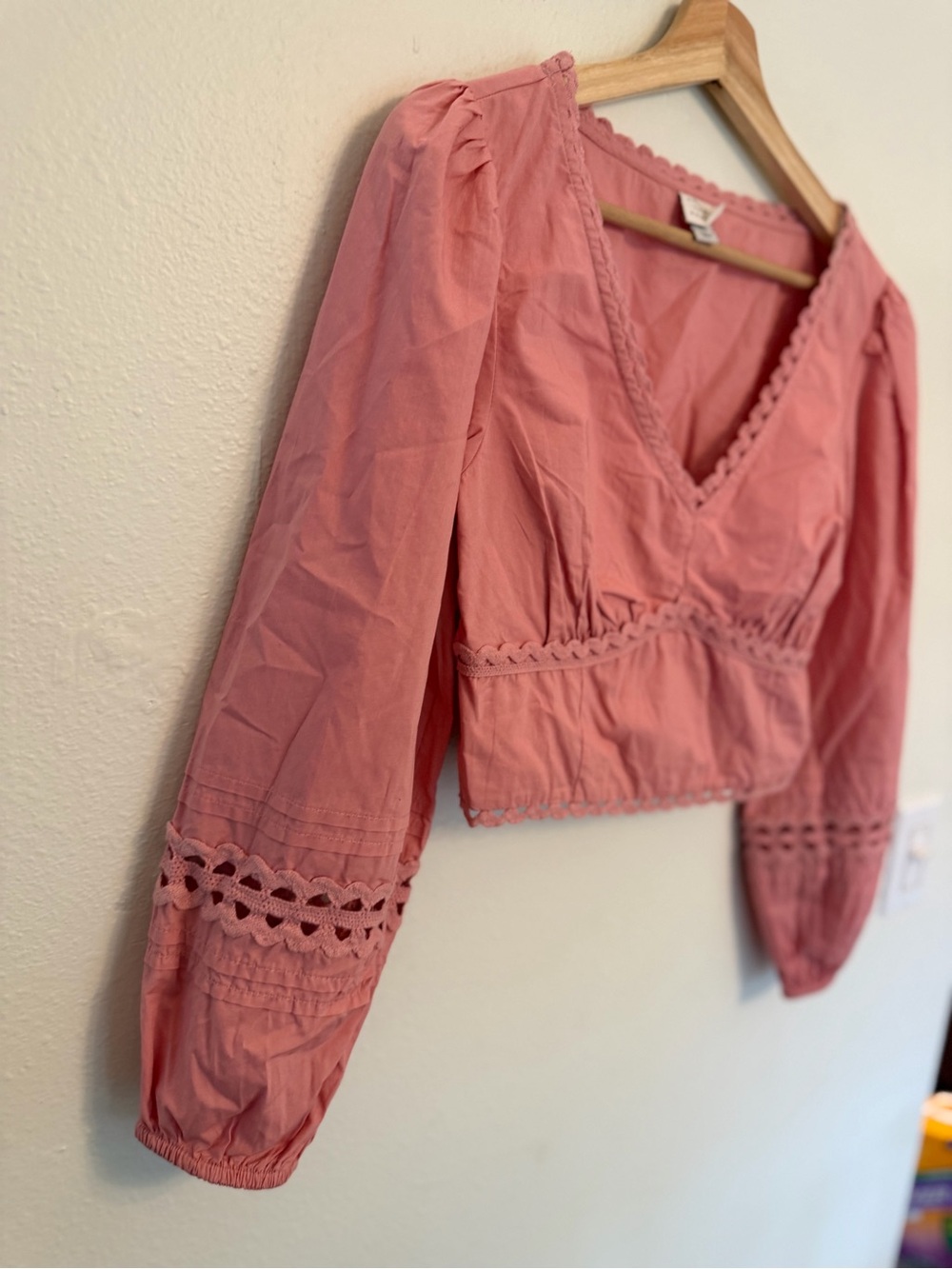 Women's Pink V-Neck Peasant Blouse ric rac milkmaid eyelet detail - Picture 3 of 5